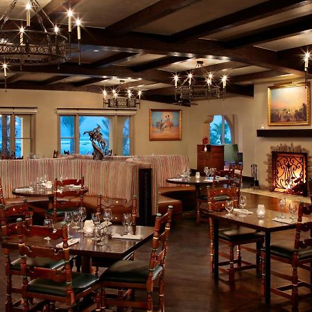 The Inn At Indian Village Exterior foto Interior of the restaurant