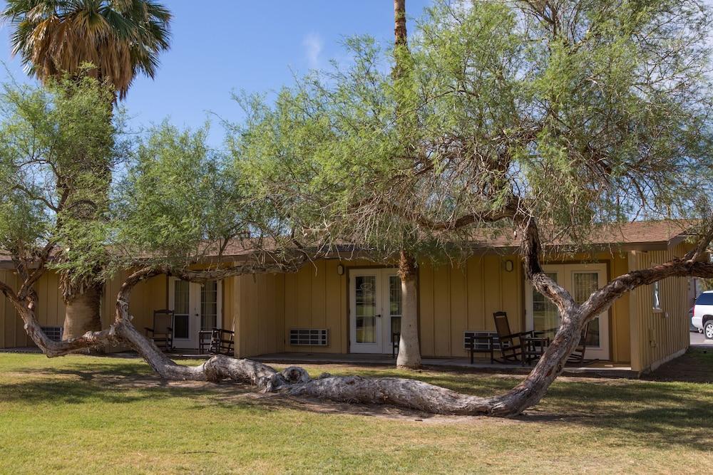 The Inn At Indian Village Exterior foto The 1960s-era "Desert Inn" at the Desert View Hotel