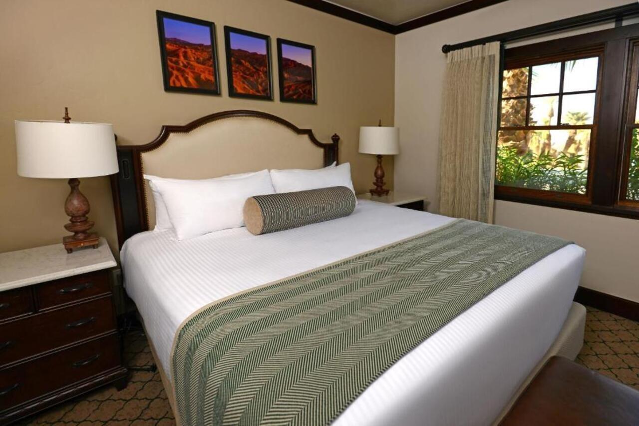The Inn At Indian Village Exterior foto A bedroom at the Inn at the Opera